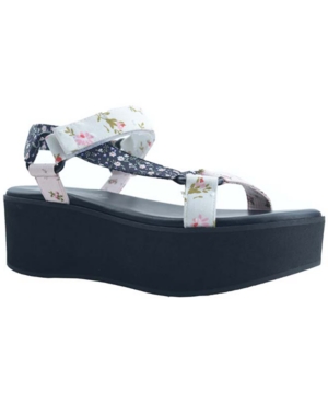 Wild Pair Sawwyer Flatform Sandals Created for Macy's Women's Shoes