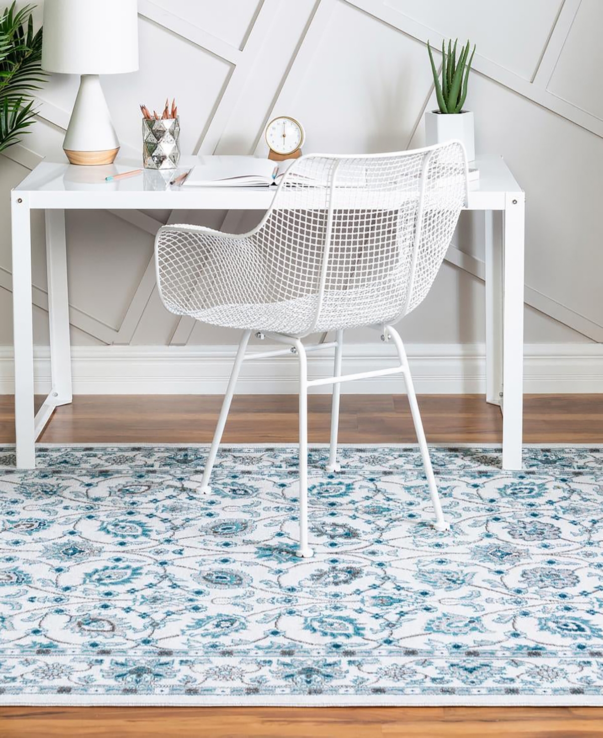 Bayshore Home Gamle Gam-01 10' Area Rug