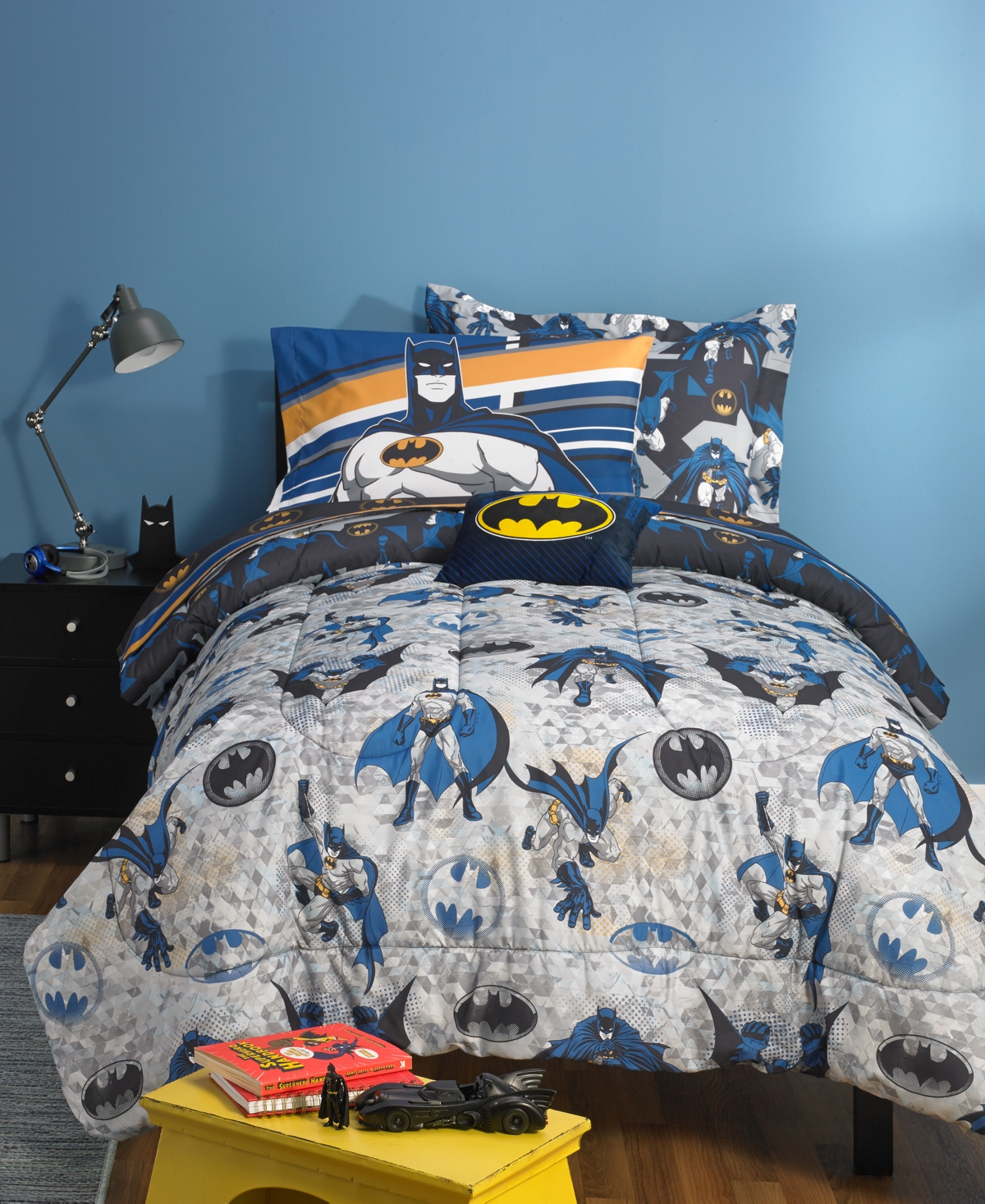 Details about   JPI DC Comics Batman Emblem 3-Piece Reversible Queen Comforter Set Gray and Bl 