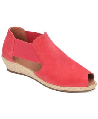 kenneth cole gentle souls noa