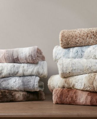 Beautyrest - Zuri Reversible Oversized 50" x 70" Electric Faux-Fur Throw