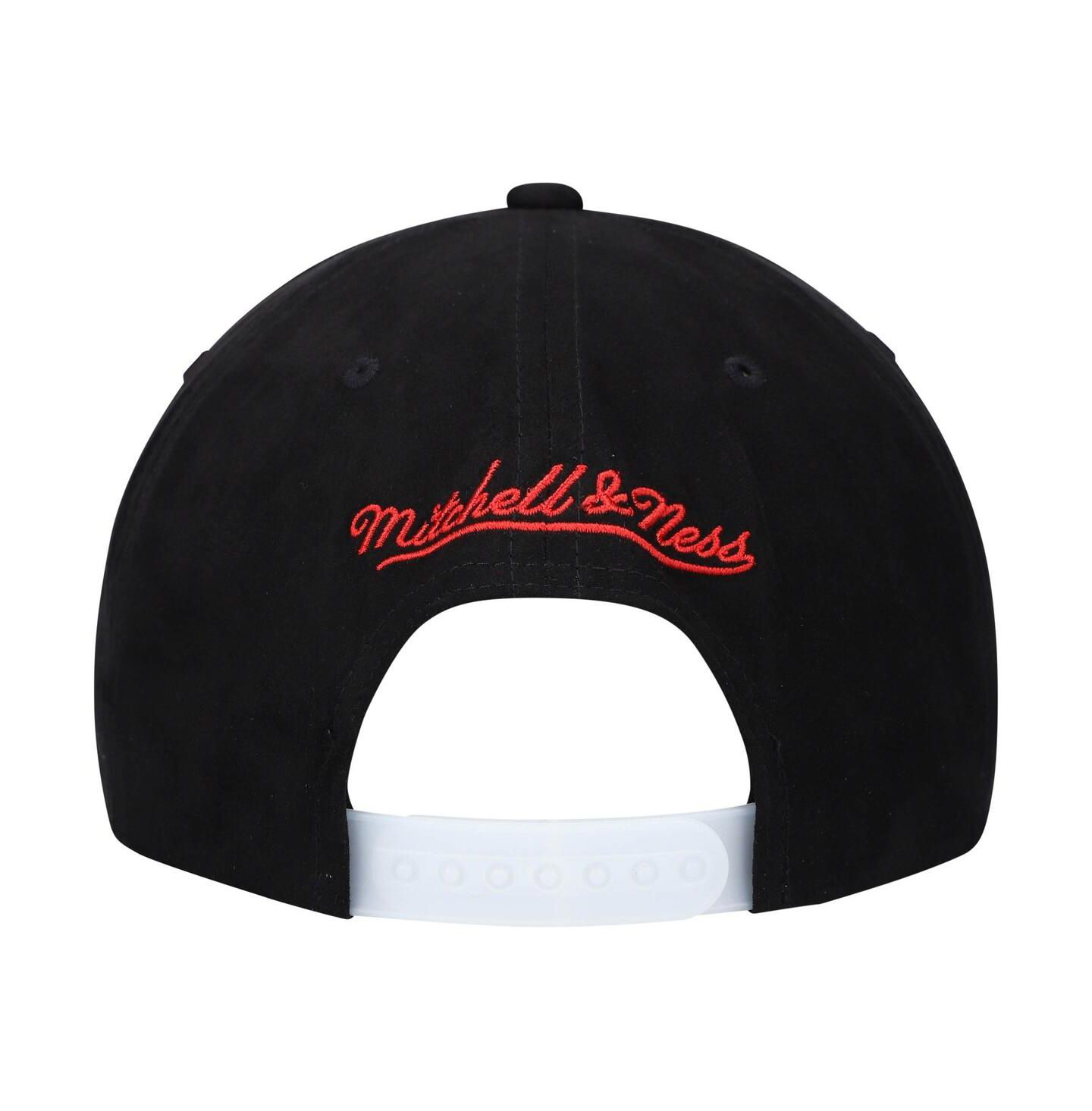 Мужская кепка Mitchell & Ness Silver and Gray Chicago Bulls Day 5 Snapback Hat — фото 3