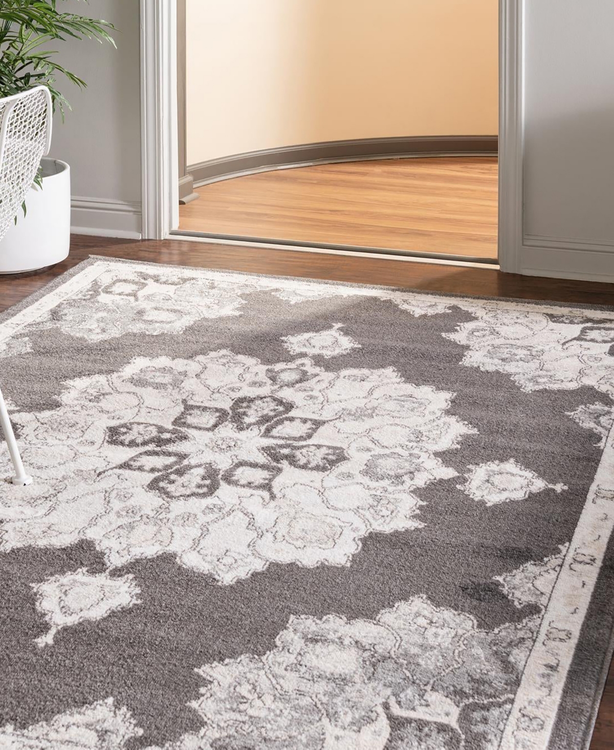 Bayshore Home Dodds Kokulu 10' Area Rug