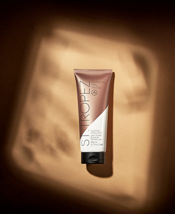 St. Tropez - Gradual Tan Tinted Daily Tinted Firming Lotion, 200 ml