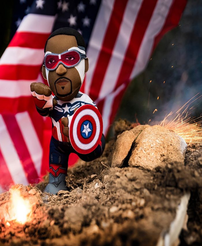 Bleacher Creatures Marvel Captain America (Sam Wilson) Plush Figure Superheroes for Play and