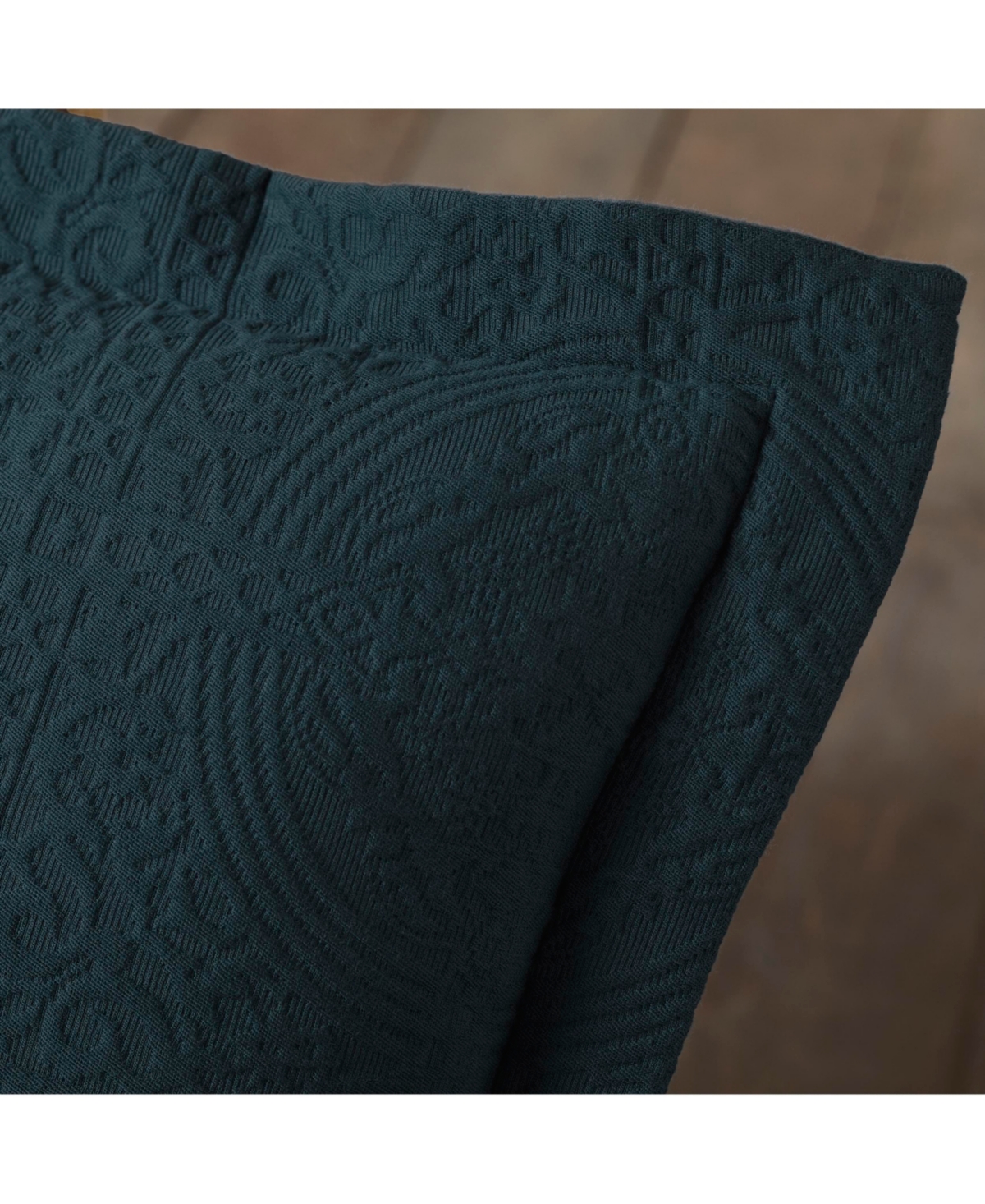 Superior 100% Cotton Fleur De Lis Medallion All-Season -Piece Coverlet Set