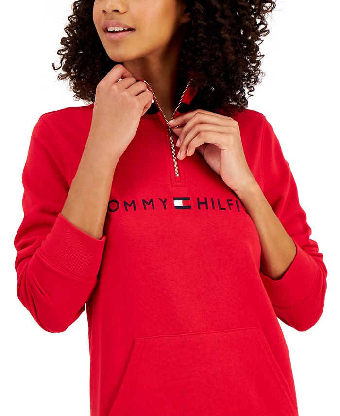 Tommy Hilfiger Women's Classic Logo Sweatshirt, Scarlet Red, 2X :  : Clothing, Shoes & Accessories