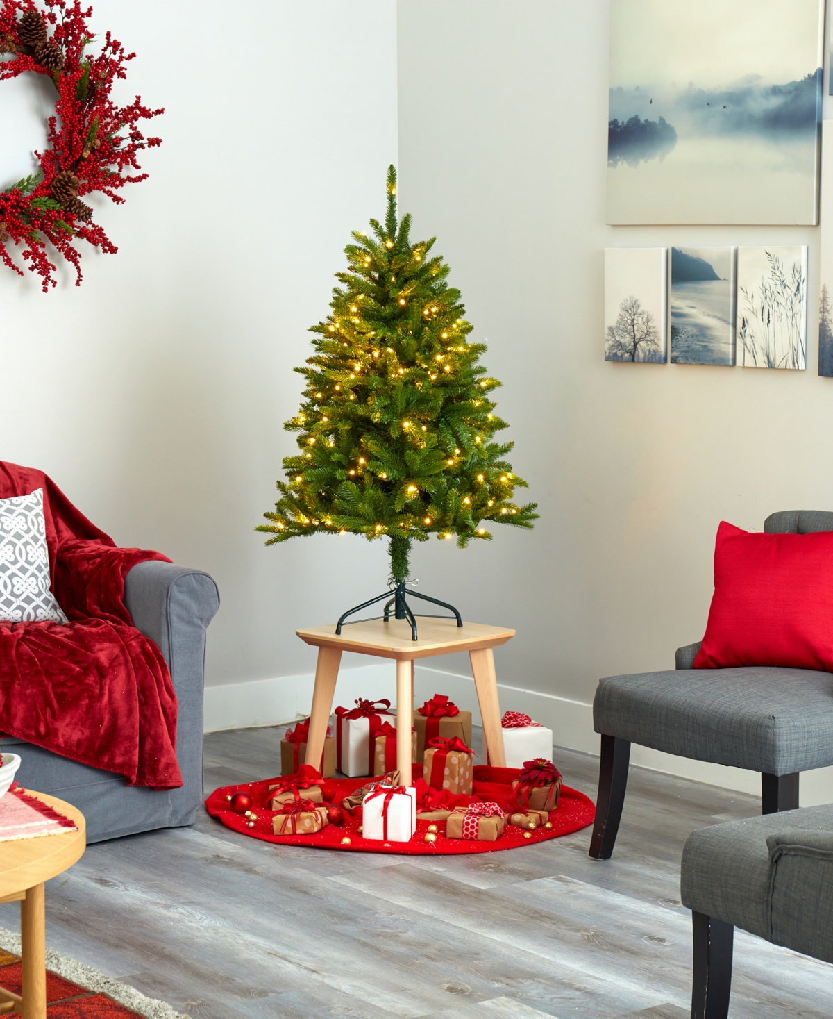 Sierra Spruce Natural Look Artificial Christmas Tree with Lights,