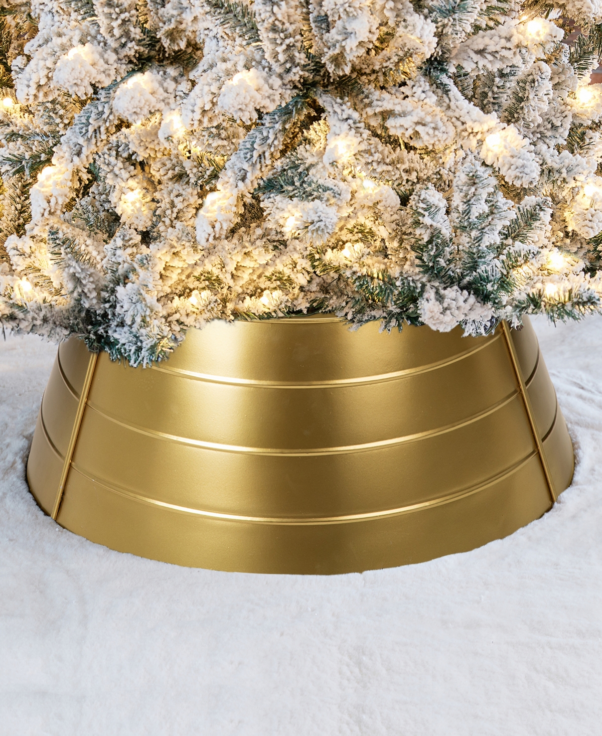 Glitzhome Christmas Painted Metal Tree Collar - Gold-Tone