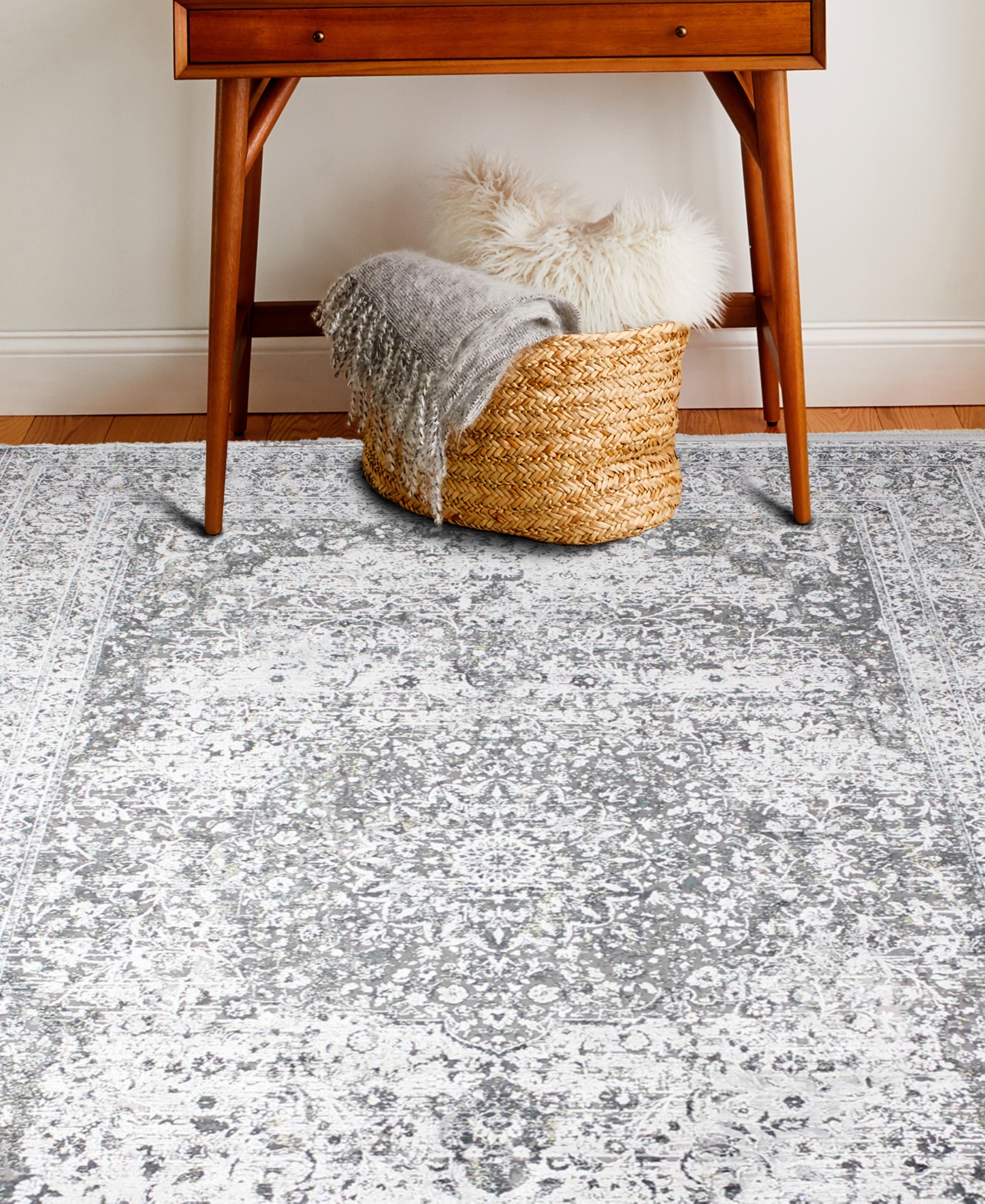 Bb Rugs Charm CHM135 Area Rug - Gray