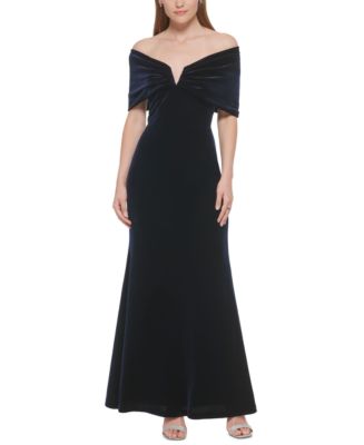 Vince camuto off on sale the shoulder velvet gown