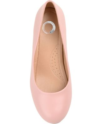 Women's Saar Round Toe Kitten Heel Pumps