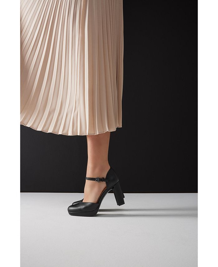 naturalizer platform pumps