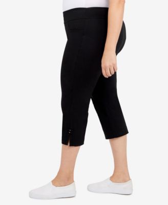Plus Size Essentials Solid Pull-On Capri Pants with Detailed Split Hem