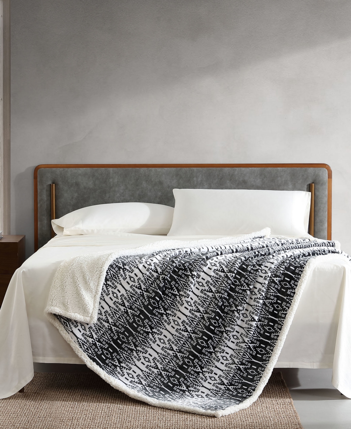 Eddie Bauer San Juan Ultra Soft Plush Fleece Throw, 50" x 60"
