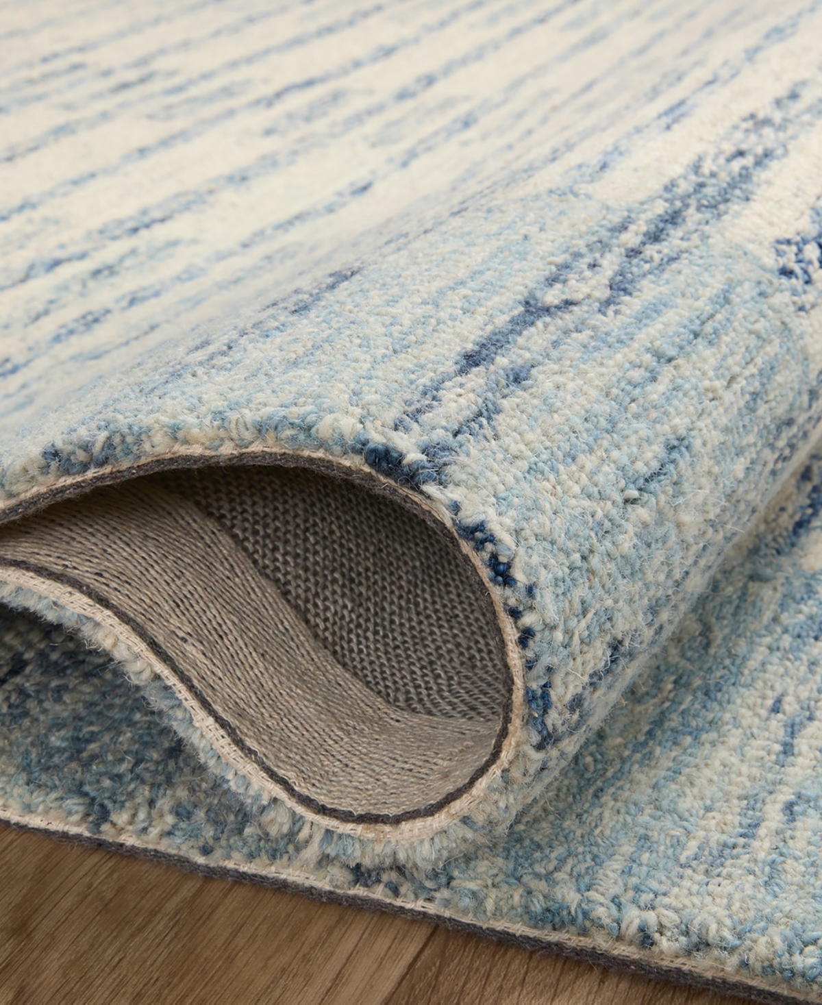 Chris Loves Julia Chr-01 2'3" x 3'9" Area Rug