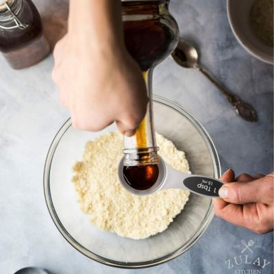 8 Piece Set Premium Stainless Steel Magnetic Measuring Spoons with Leveler