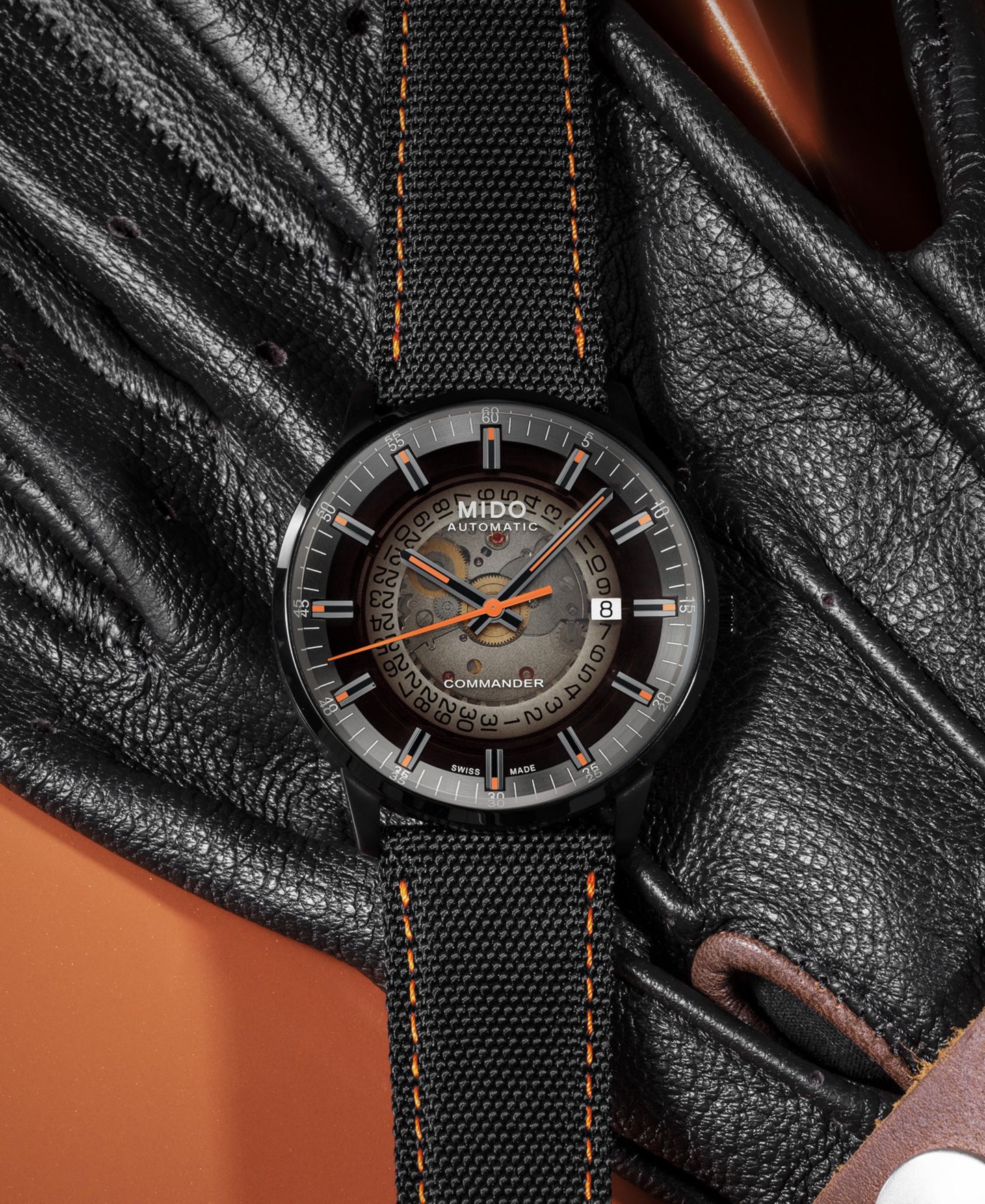 Мужские часы Mido Swiss Automatic Commander Gradient Black Fabric Strap Watch 40mm — фото 4