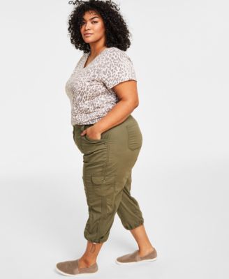 Plus Size Cargo Capri Pants