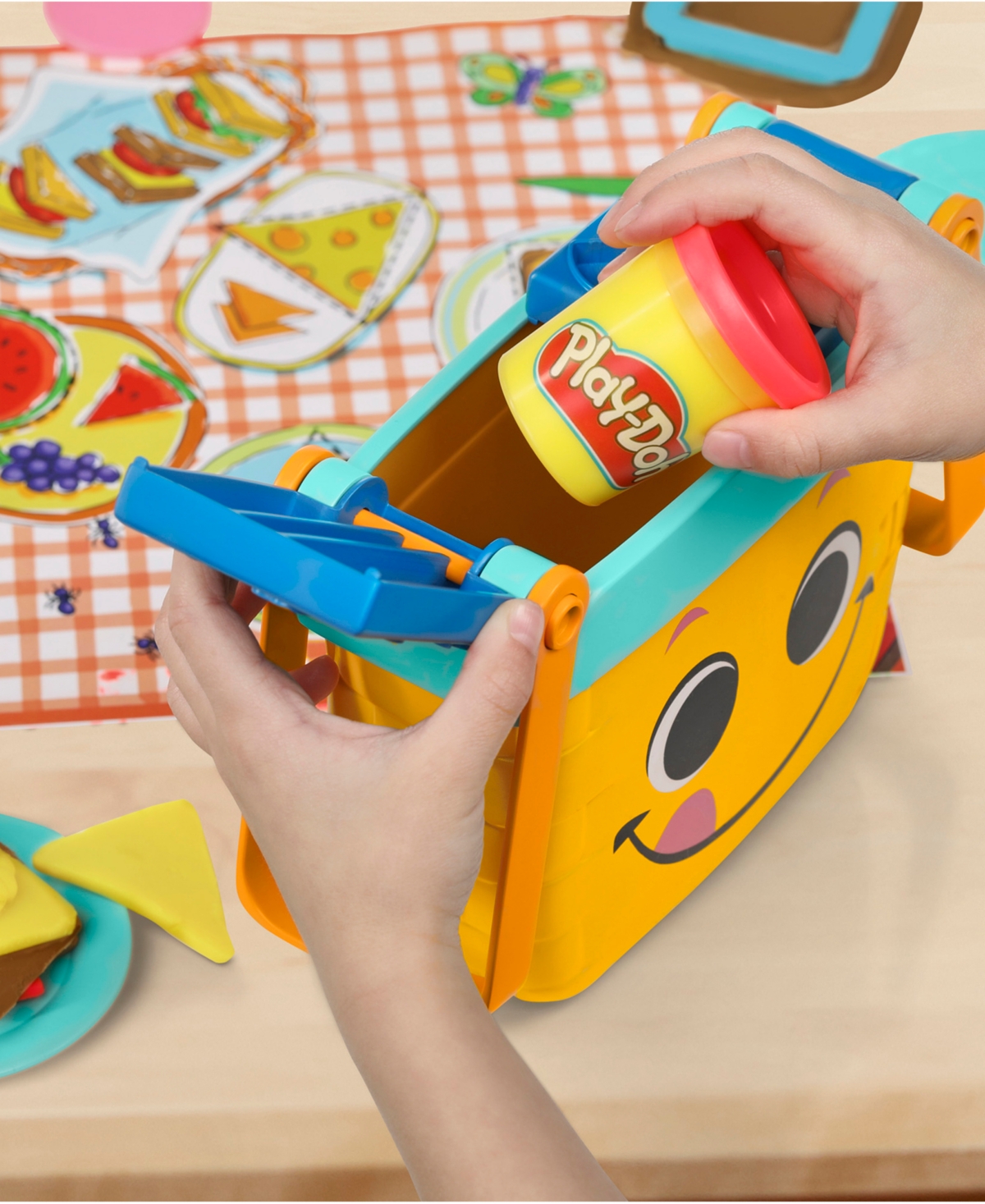PLAY-DOH PICNIC SHAPES STARTER SET 