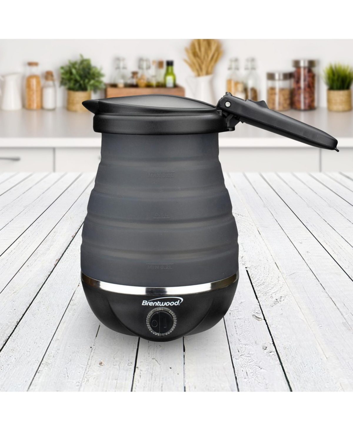 Brentwood Dual Voltage 3.3 Cup Collapsible Electric Travel Kettle