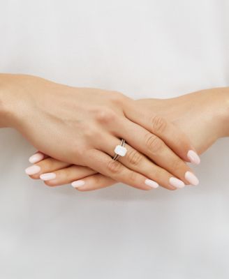 Opal (1-3/4 ct. t.w.) & Diamond (1/10 ct. t.w.) Ring in 14k Gold