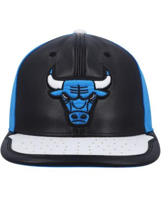 Men's Black, White Chicago Bulls Day One Snapback Hat