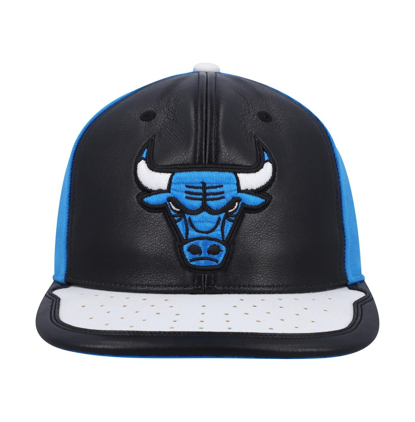Мужская кепка Mitchell & Ness Black, White Chicago Bulls Day One Snapback Hat — фото 3
