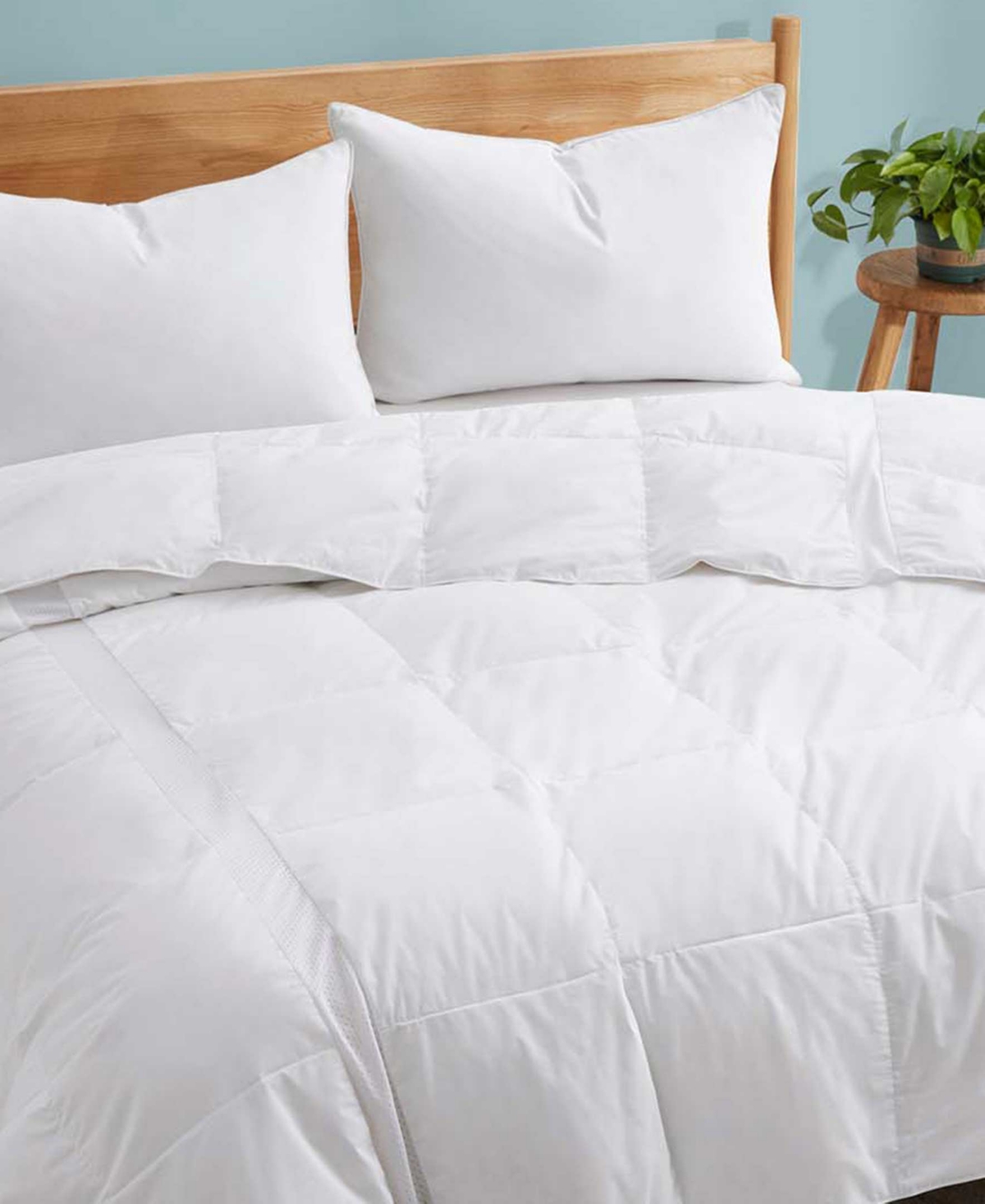 Unikome Extra Cooling Down Lightweight Comforter, Twin In White