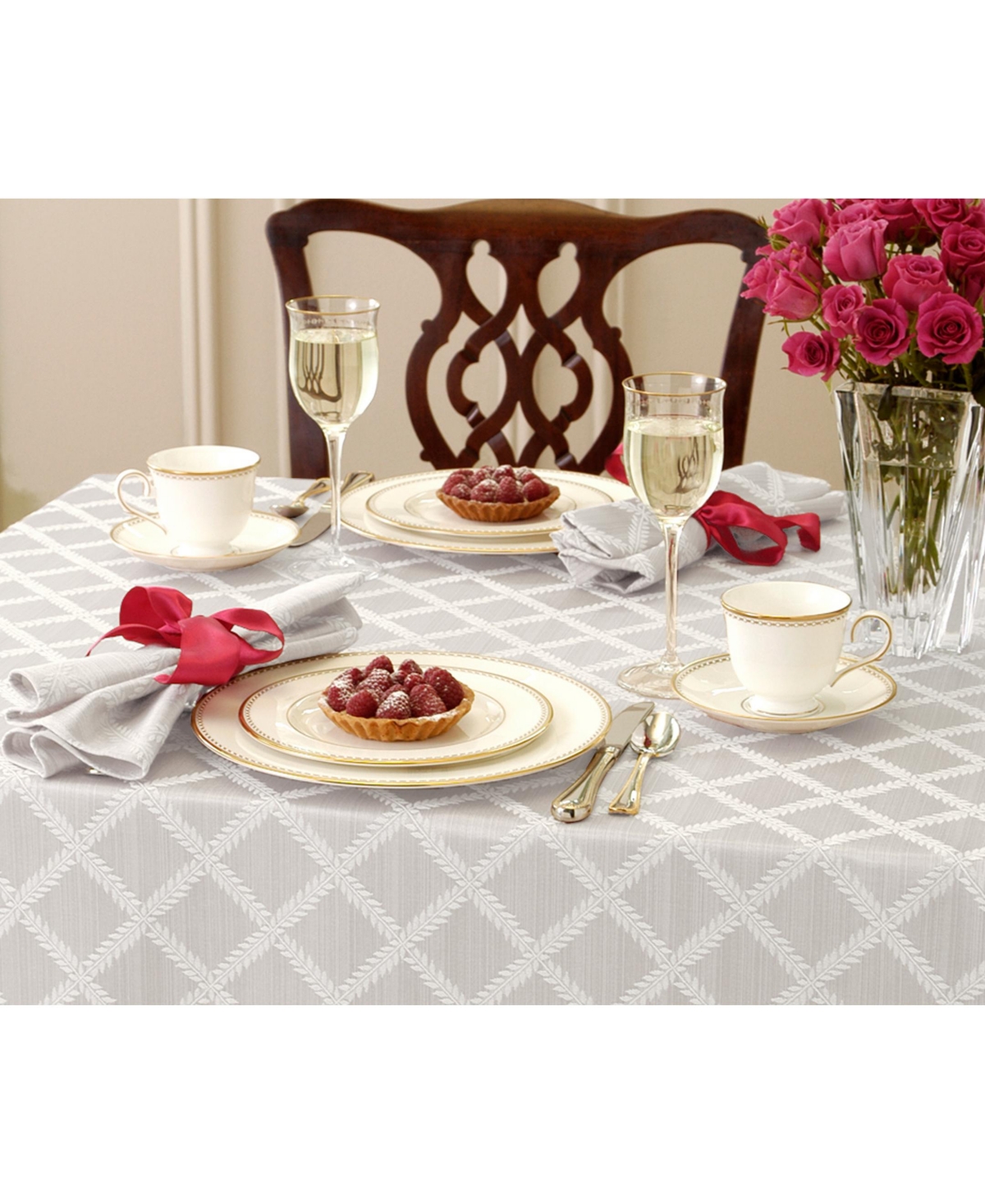 Lenox Laurel Leaf Oval Tablecloth 70 X 104 In White