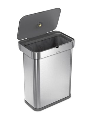 Simplehuman garbage can reacts to users' activity