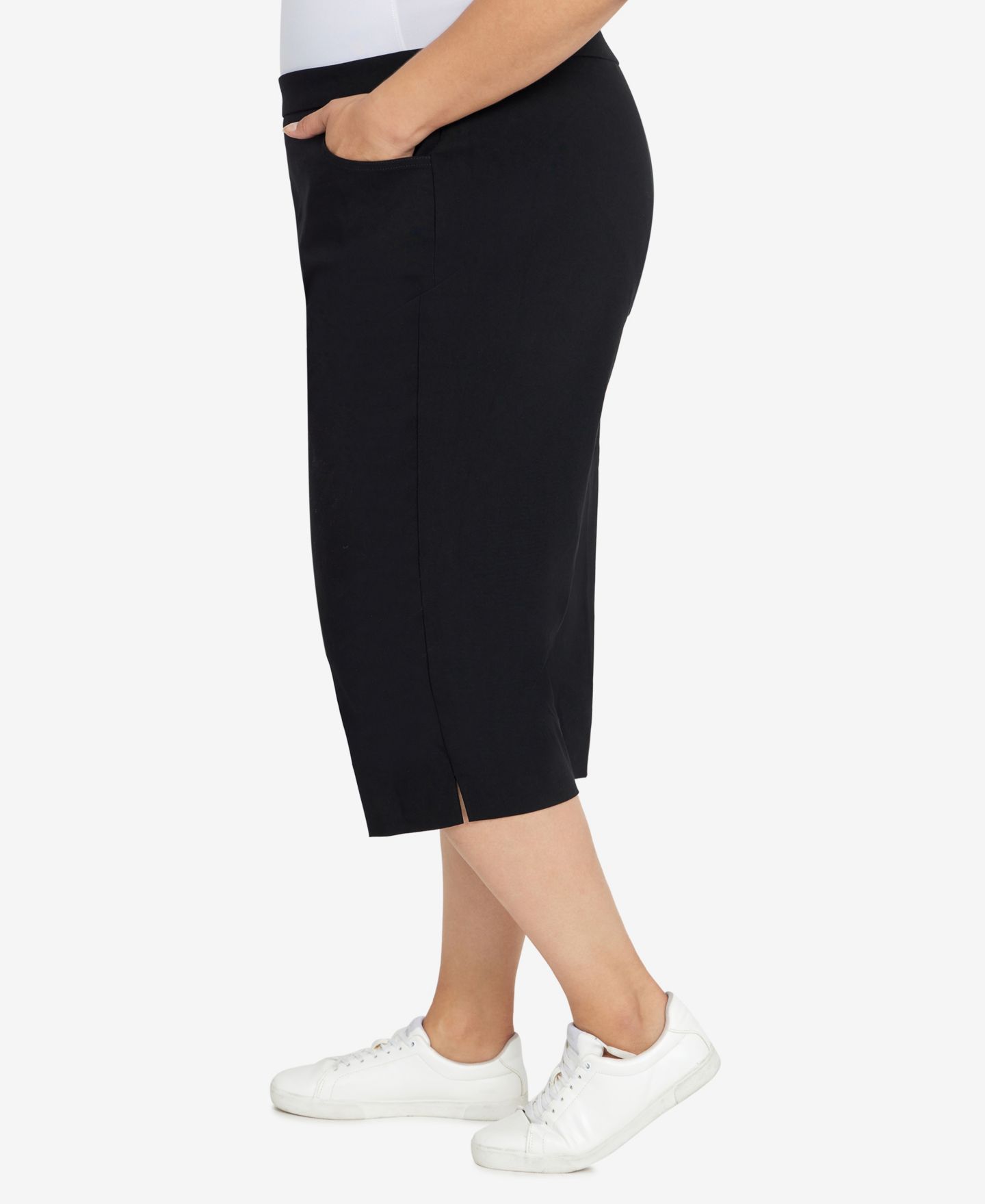 Женские брюки Alfred Dunner Plus Size Classic Allure Stretch Clamdigger Capri, цвет: Чёрный — фото 3