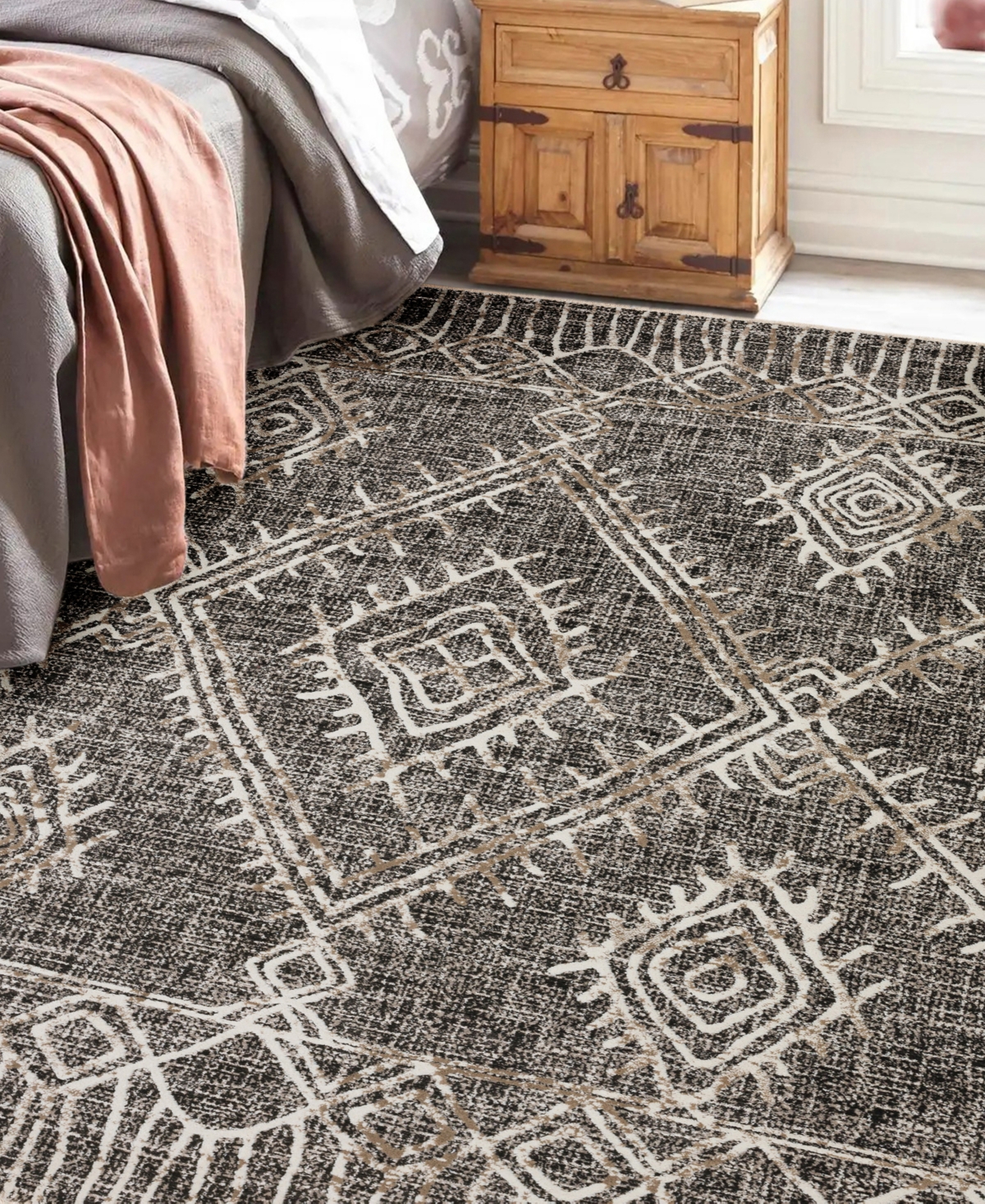 Dalyn Izmir IZ1 5'3" x 7'8" Area Rug