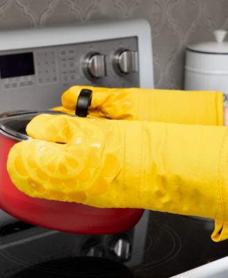 Medallion Print Silicone and Cotton Twill Oven Mitt, Set of 2