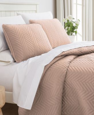 Solid Color Chevron Quilt Sets