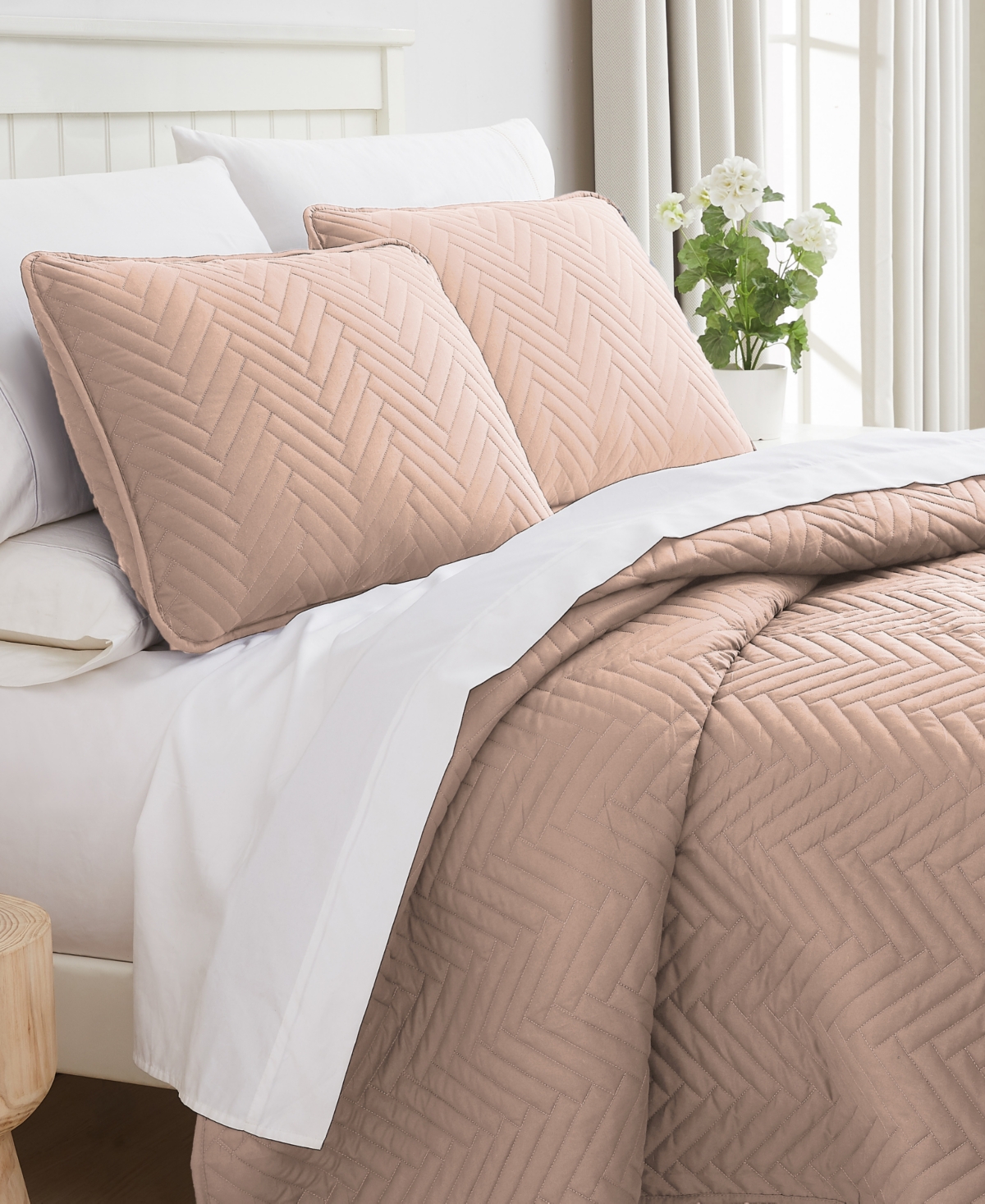 Southshore Fine Linens Solid Color Chevron 3 Piece Quilt Set,