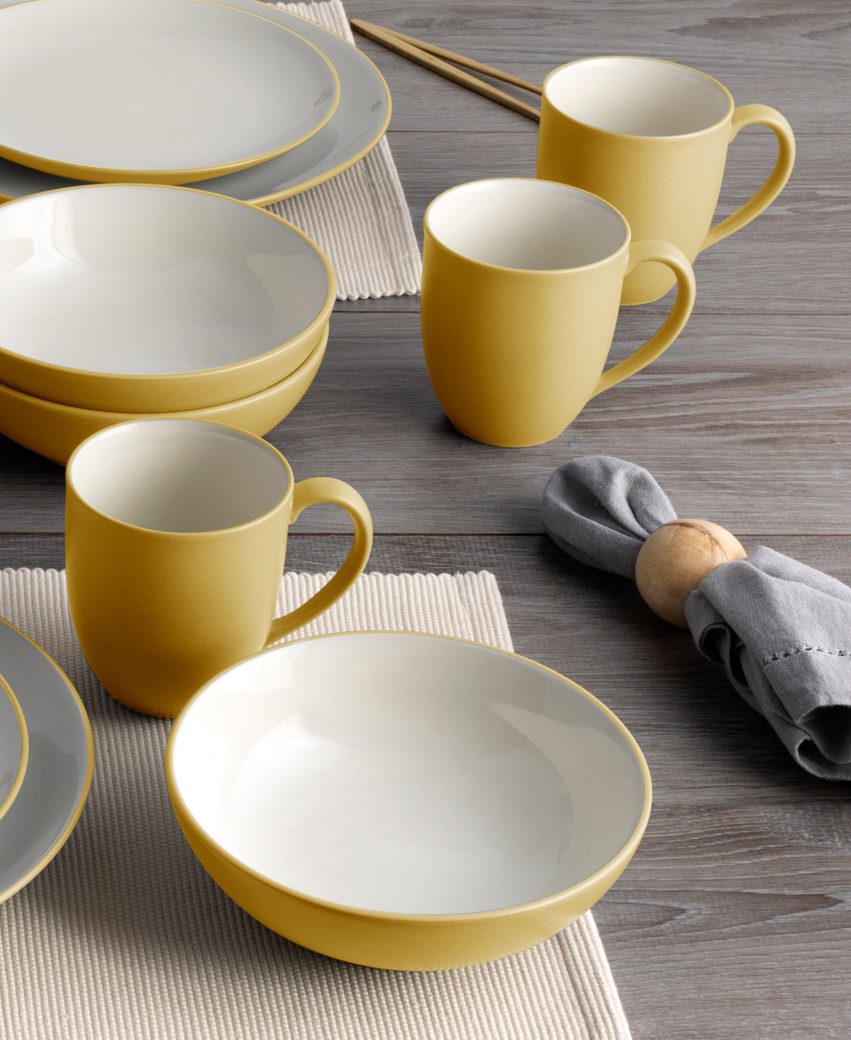 Noritake Colorwave Coupe 16 Pc. Dinnerware Set, Service For 4 In Mustard