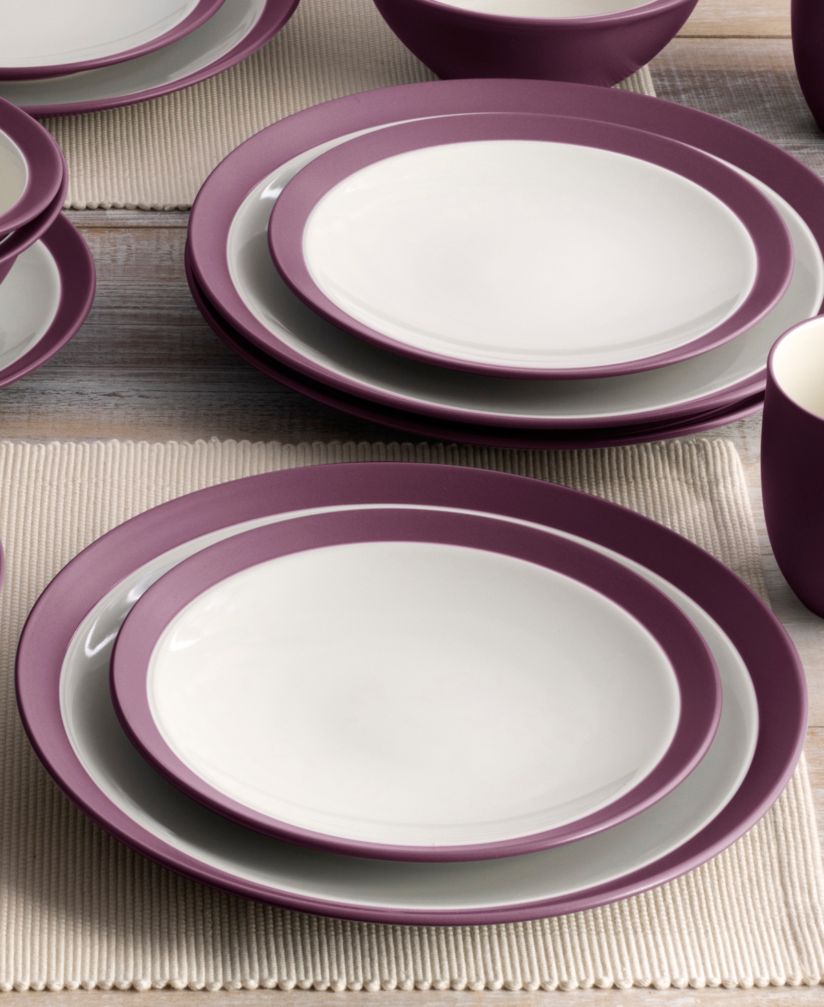 Noritake Colorwave Curve16-Pc. Dinnerware Set, Service for 4 - Burgundy