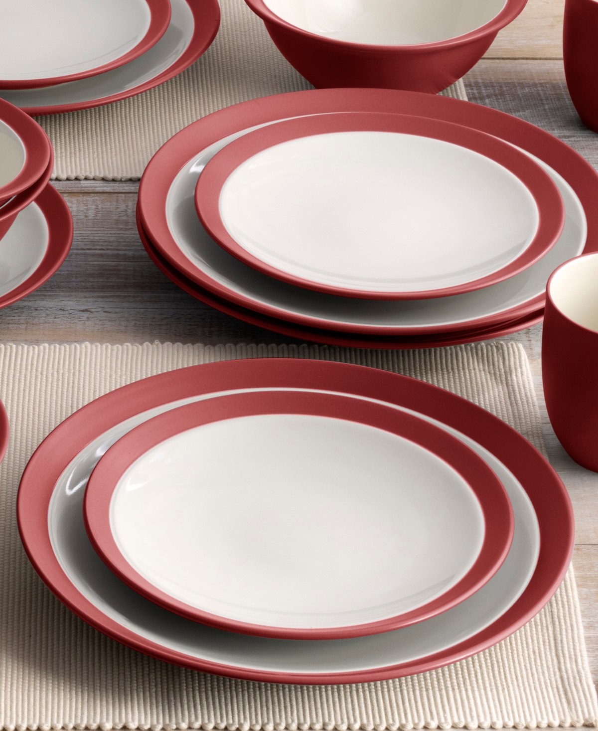 Noritake Colorwave Curve 16 Pc. Dinnerware Set, Service For 4 In Raspberry