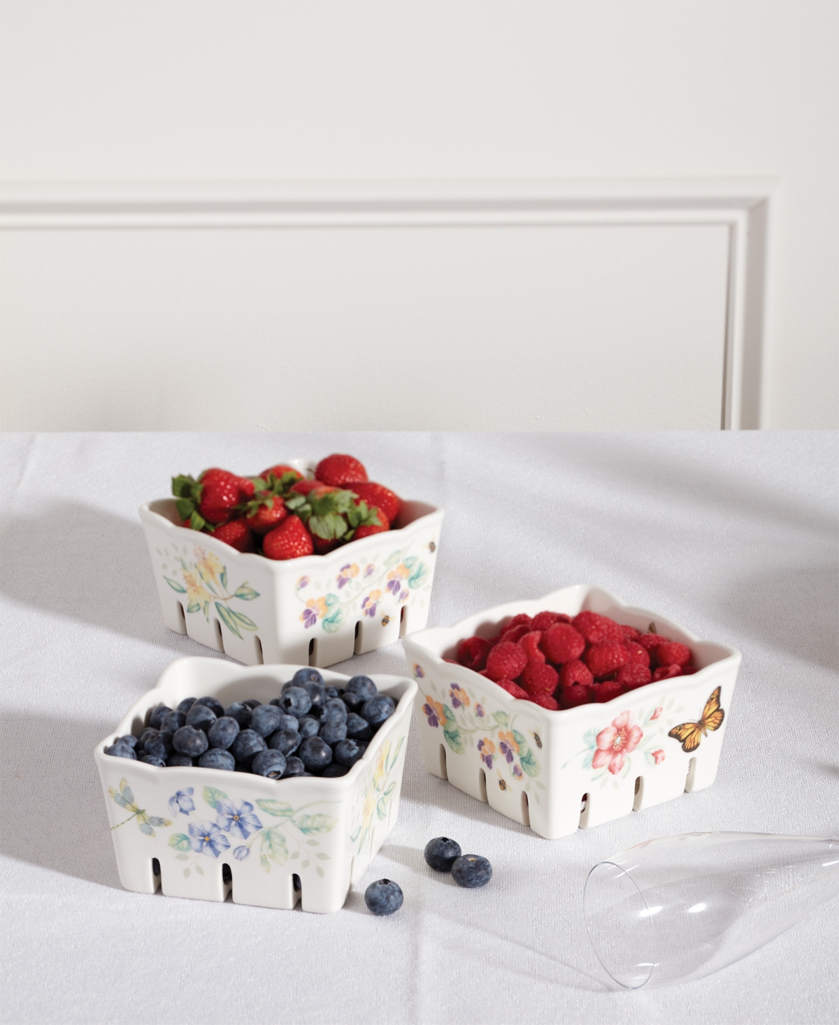 Lenox Butterfly Meadow Kitchen Berry Bowl, Exclusively at Macy's - White With Multi-color Botanical Design
