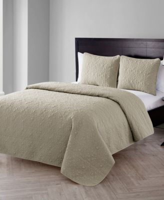 Caroline Embossed 2-Piece Twin Quilt Set