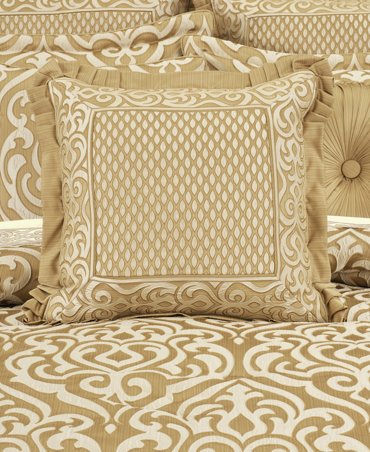 J Queen New York Lazlo Embellished Decorative Pillow, 20" X 20" In Gold