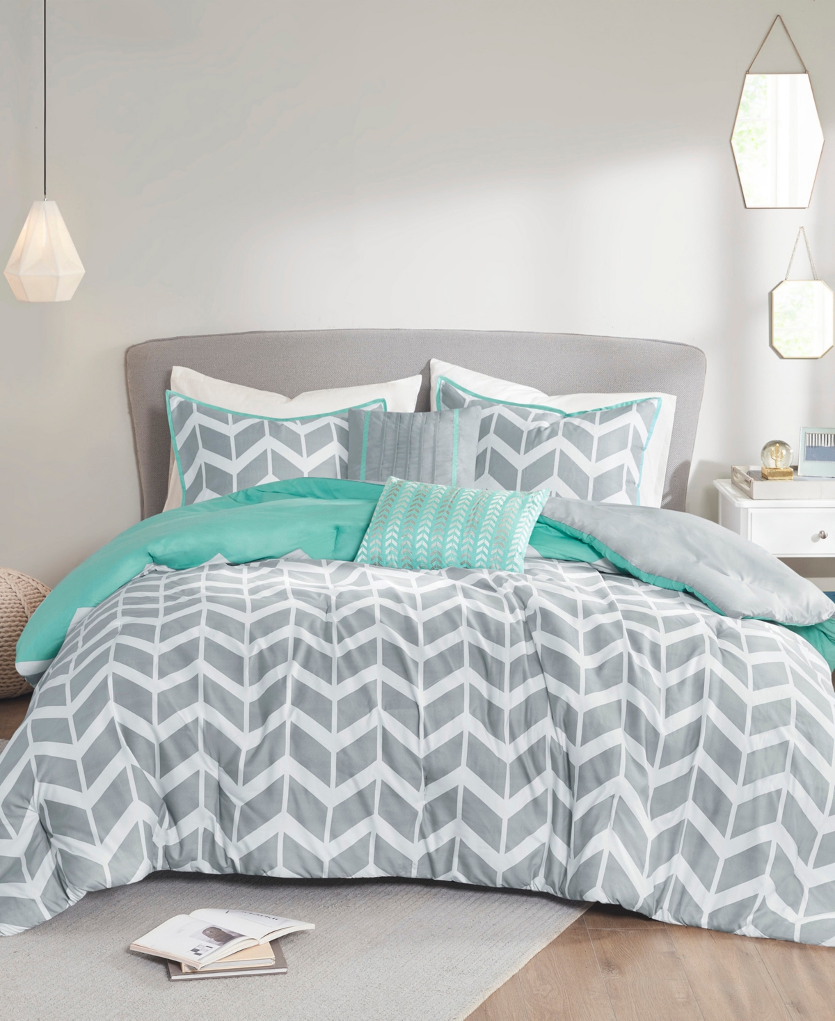 Shop Intelligent Design Closeout!  Nadia Reversible 4-pc. Comforter Set, Twin/twin Xl In Teal