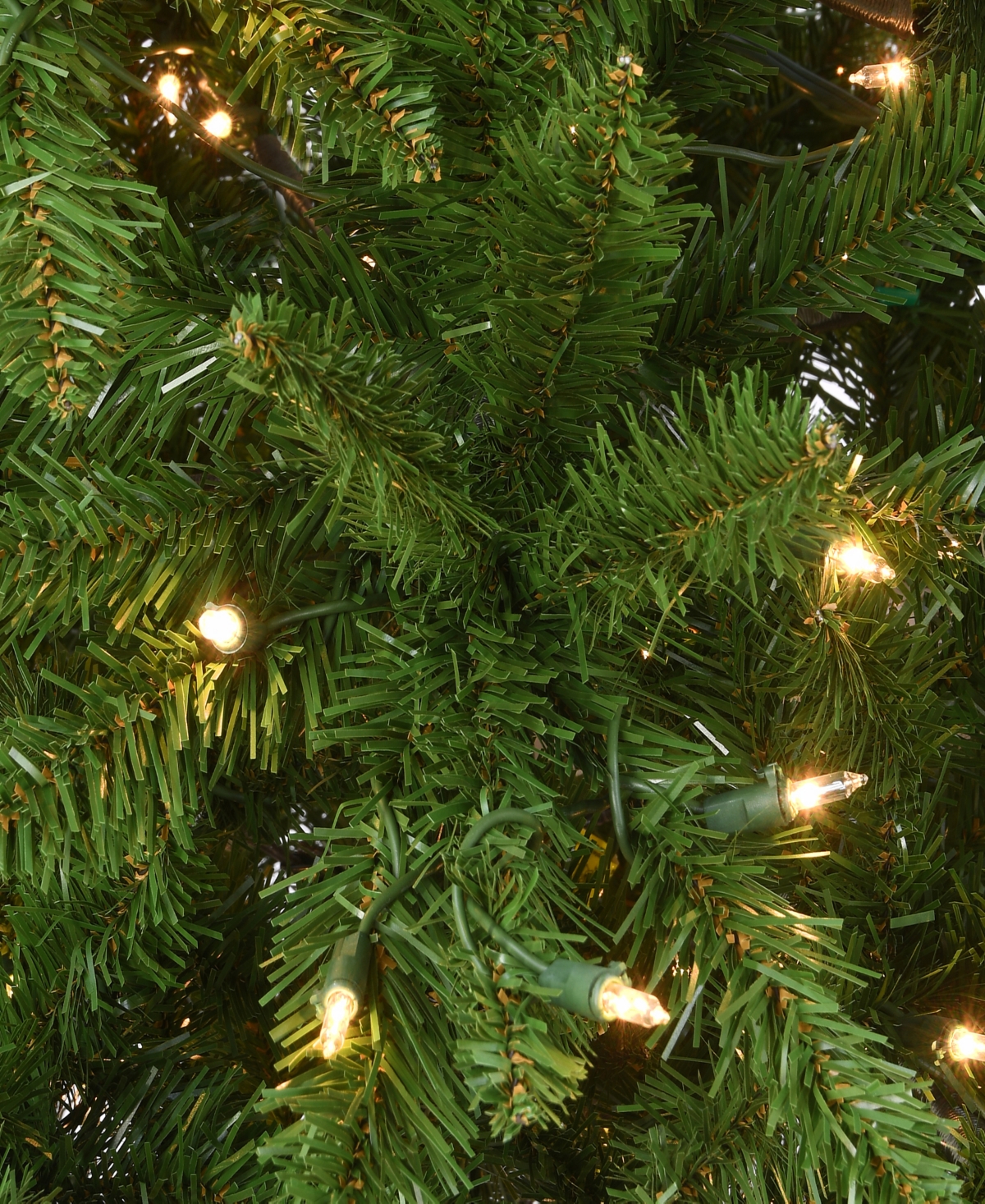 Shop National Tree Company 7.5' Peyton Spruce Tree With Clear Lights In Green Flocked
