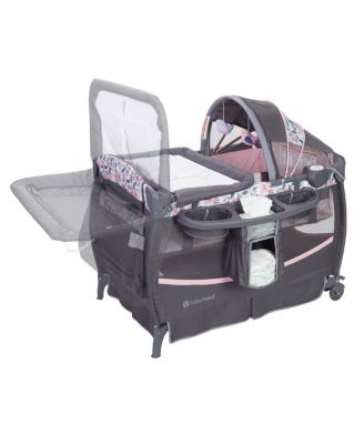 Deluxe II Nursery Center Playard