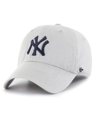 Men's Gray New York Yankees Franchise Logo Fitted Hat