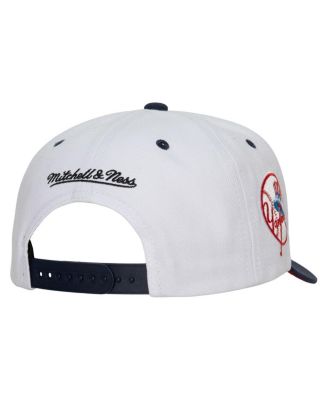 Men's White New York Yankees Cooperstown Collection Pro Crown Snapback Hat