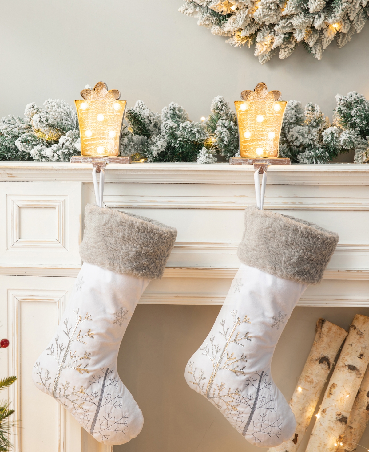 Glitzhome 2 Pack Marquee Led Wooden and Metal Gi' Box Stocking Holder