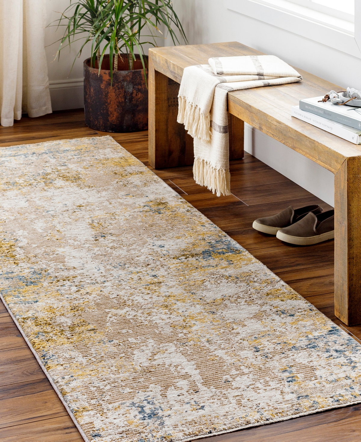 Surya Reina Ren-2312 2'7" x 7'3" Runner Area Rug