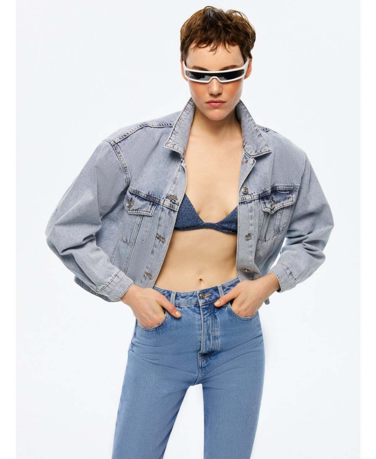 Women's Cropped Denim Jacket with Shoulder Pads - Blue